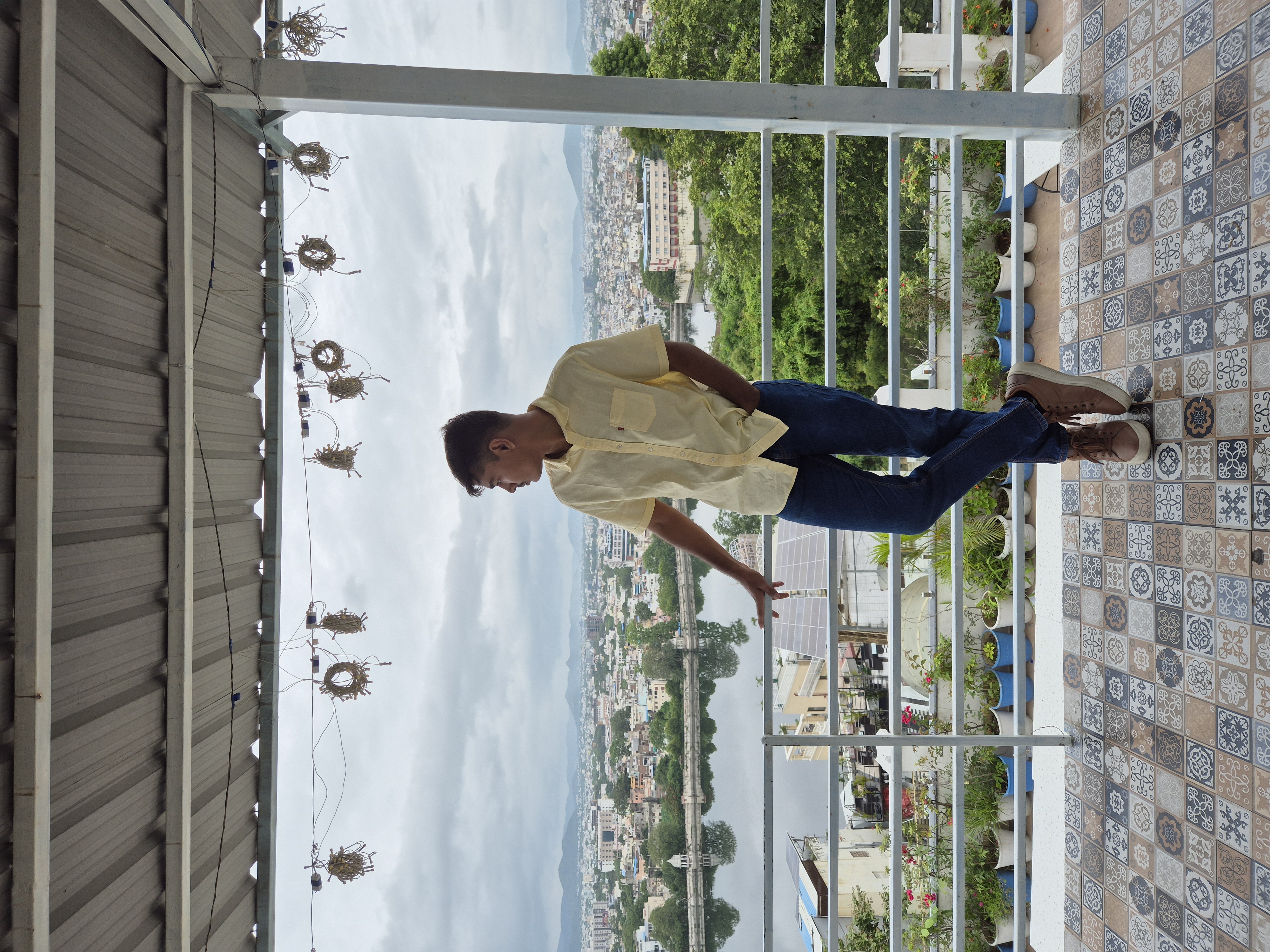 Trip — frame 3